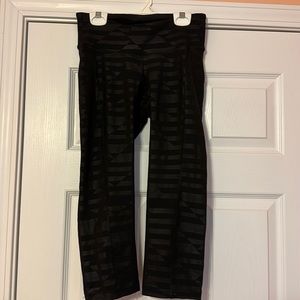 Old Navy capri patterned legging, barely worn